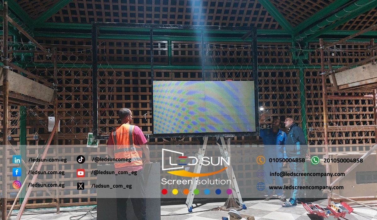 تم تصميم هذه الشاشة لتوفير حلول عرض مبتكرة لعرض المعلومات التقنية والإعلانات الداخلية لموظفي الشركة