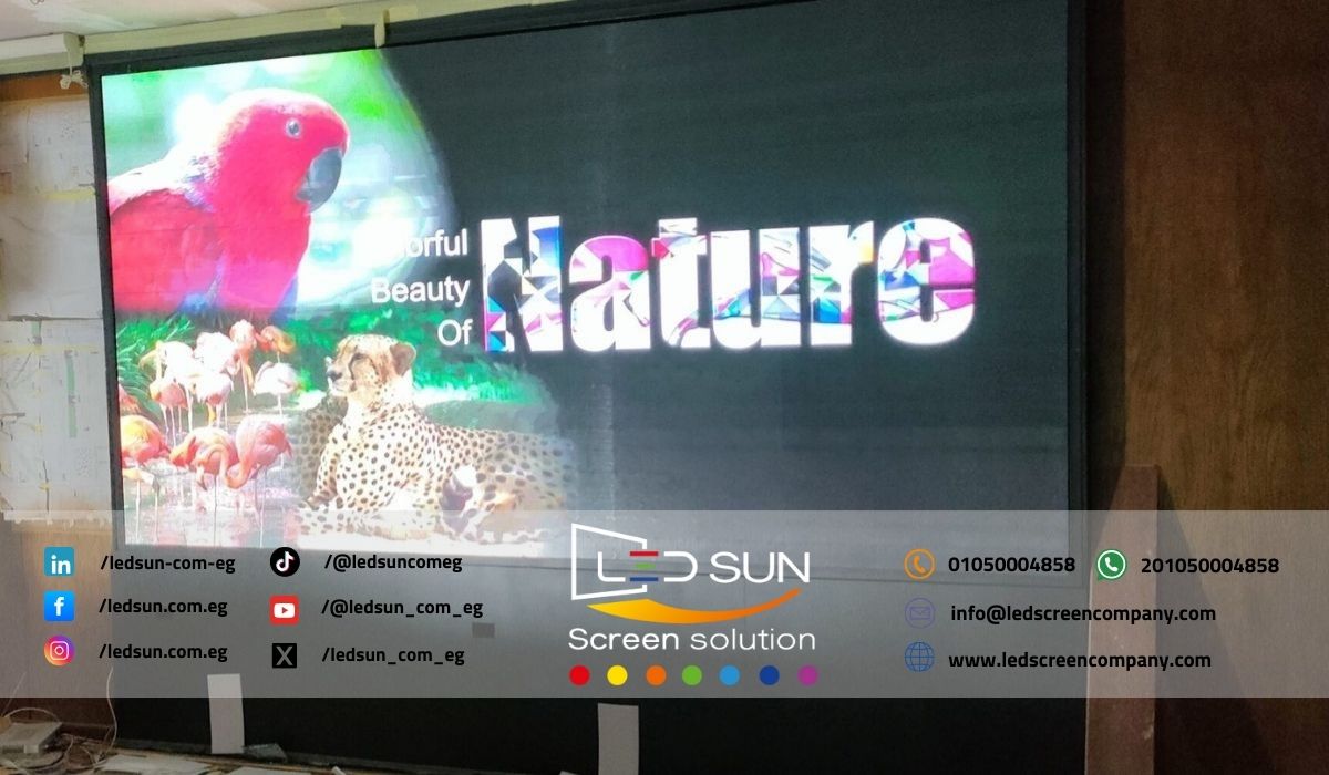 قمنا بتنفيذ مشروع تركيب شاشة LED داخلية مميزة في معسكر مبارك – الإدارة العامة لتدريب قوات الأمن