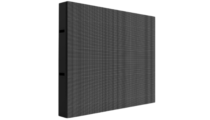 شاشة ليد داخلية ثابتة بحجم 960×960 مم تعرض محتوى رقمي عالي الدقة في بيئة داخلية حديثة.