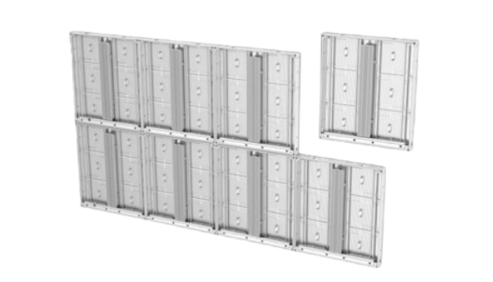 شاشات ليد مبتكرة بتصميم غير تقليدي تُركّب بزوايا وأبعاد مخصصة داخل مساحة داخلية.